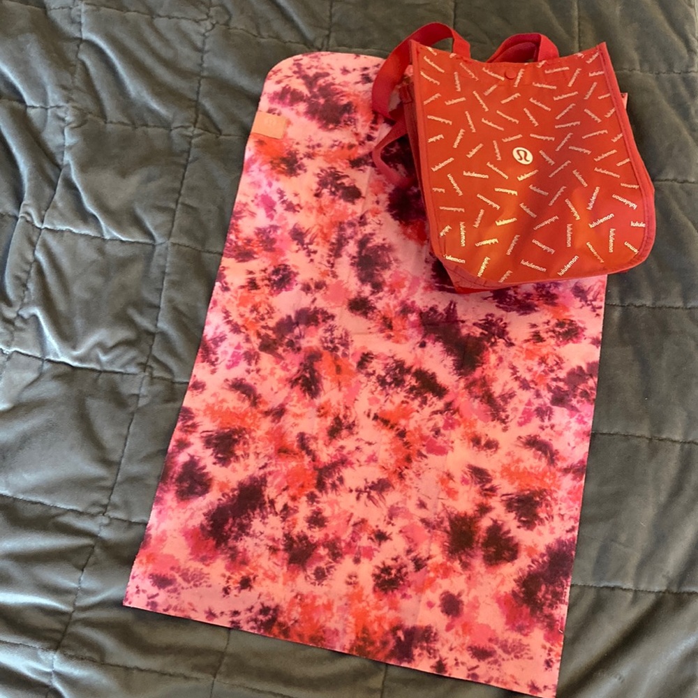 Lululemon the small towel, never used, with bag